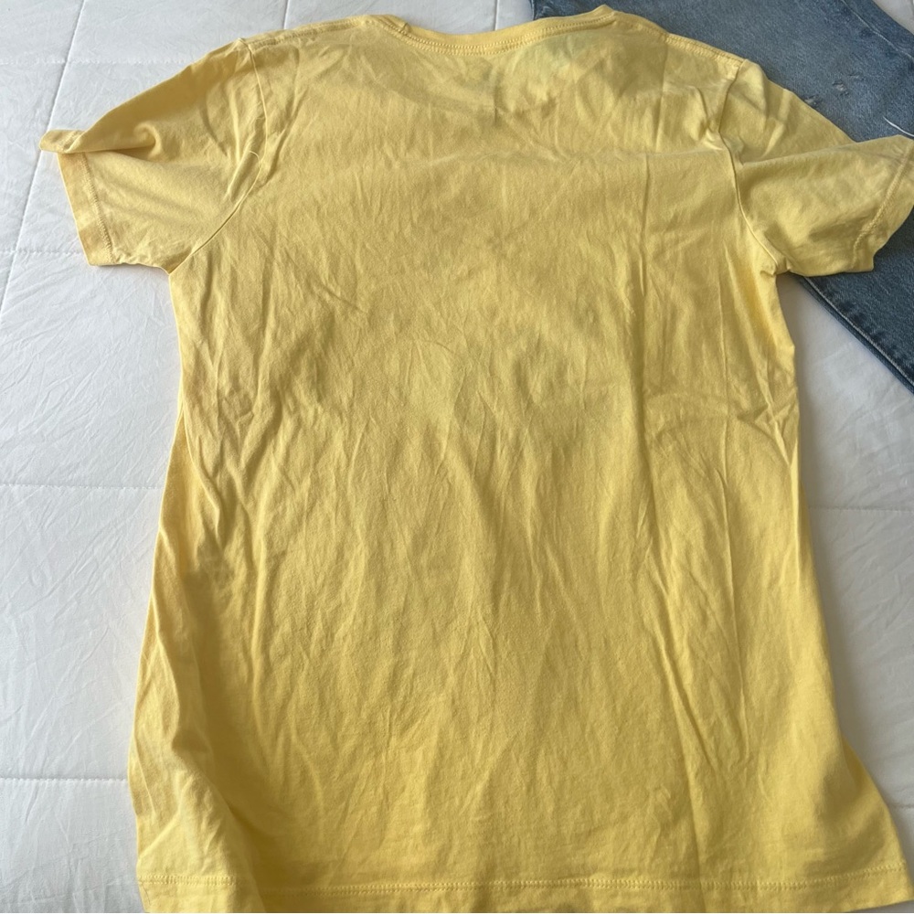 Disney Parks Winnie the Pooh Yellow Short Sleeve size XL Graphic Tee - Picture 4 of 4